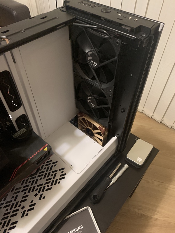 Afbeeldingslocatie: https://tweakers.net/i/x_ms3H9RPdTMpqjOD_QGbhGxTNg=/x800/filters:strip_icc():strip_exif()/f/image/tcb94cc4cQbtJFv2sCLB8iHJ.jpg?f=fotoalbum_large