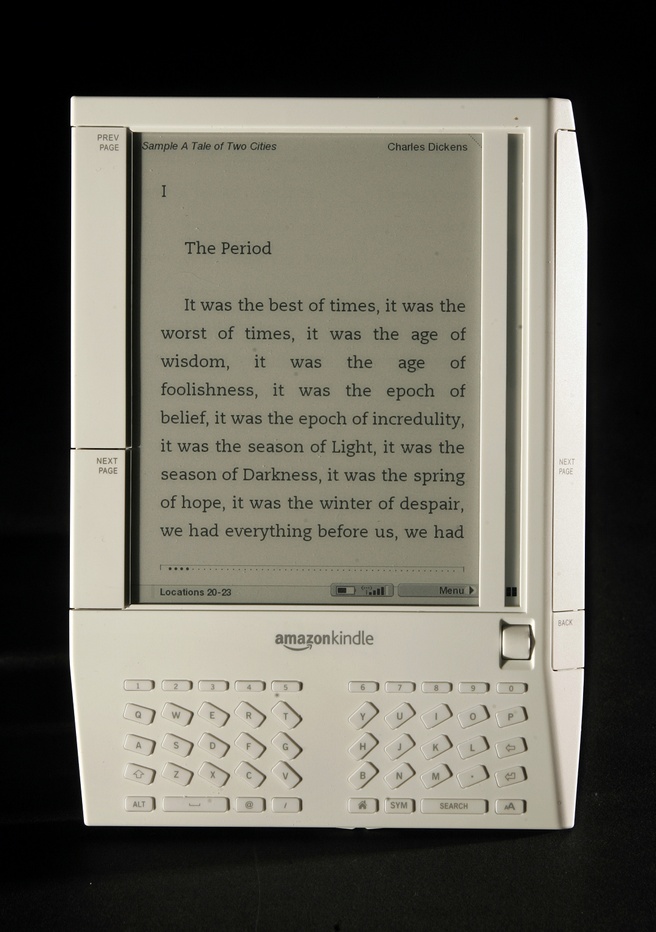De eerste Amazon Kindle. Bron: Mel Melcon/Los Angeles Times/Getty Images