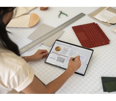 Microsoft Surface Pro X (2020) (16GB ram, 256GB opslag) voor bedrijven Zwart