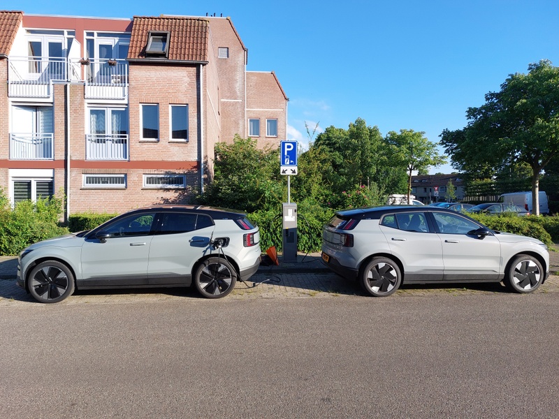 Afbeeldingslocatie: https://tweakers.net/i/xqgfURoHkonOa-RDHoY8hW-uRgE=/800x/filters:strip_icc():strip_exif()/f/image/54CHOEv7SyQiR5NZbZZp3UG1.jpg?f=fotoalbum_large