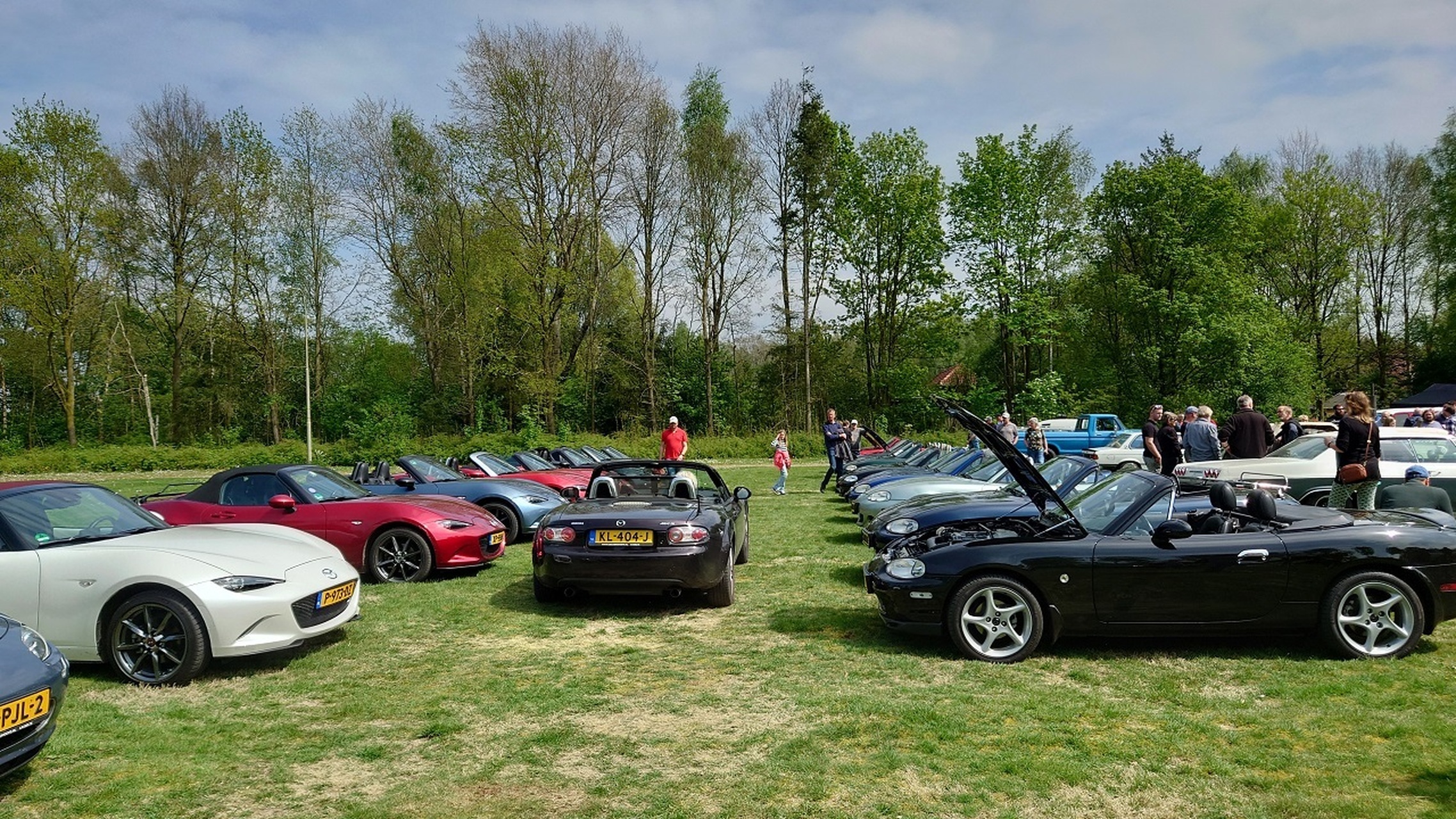 Afbeeldingslocatie: https://tweakers.net/i/xsnYCKrAjC4GbxwTZopWJ85Dw4I=/full-fit-in/4920x3264/filters:max_bytes(3145728):no_upscale():strip_icc():fill(white):strip_exif()/f/image/p5e4R95AqziqphNA2NSvwsIw.jpg?f=user_large