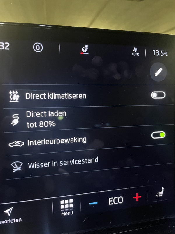 Afbeeldingslocatie: https://tweakers.net/i/xu3yeQV79TieekzPBKyePyUEJQs=/x800/filters:strip_icc():strip_exif()/f/image/rt0xCNb5VrLOWG4a8uVjBDVS.jpg?f=fotoalbum_large