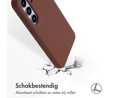 Accezz Liquid Silicone Backcover met MagSafe