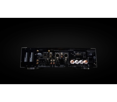 NAD m33 v2