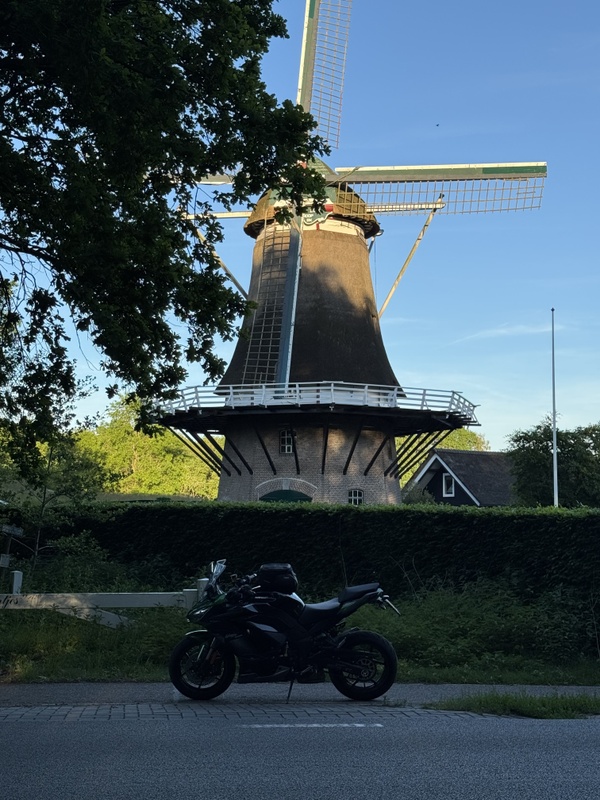 Afbeeldingslocatie: https://tweakers.net/i/y8CBKF3NlZxbhURs1mbS7jInYU0=/x800/filters:strip_icc():strip_exif()/f/image/9zQMHxeCIY6cJa4jAiDY74PO.jpg?f=fotoalbum_large