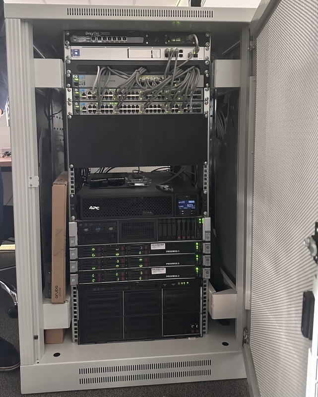 Afbeeldingslocatie: https://tweakers.net/i/y8Oyz9lJSdlWWcxupy6AL4s2M4I=/x800/filters:strip_icc():strip_exif()/f/image/HNdywiS5HSkwHzV0uSOAjThP.jpg?f=fotoalbum_large