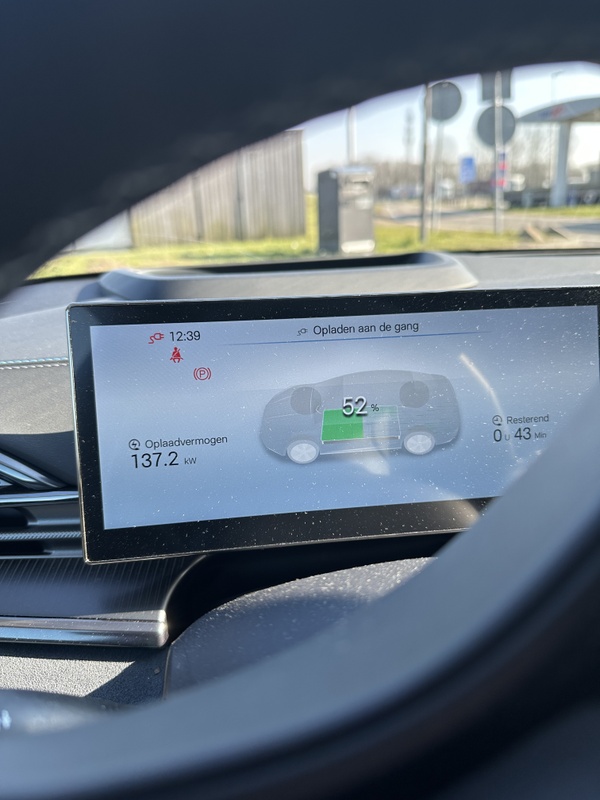 Afbeeldingslocatie: https://tweakers.net/i/y9Gi97PTvD7LrIgfTab46tqiuNU=/x800/filters:strip_icc():strip_exif()/f/image/40ul5FmbGxwUiXnsCueAiA7L.jpg?f=fotoalbum_large