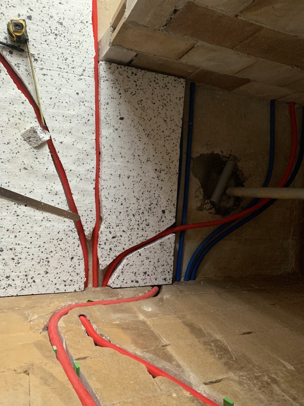 Afbeeldingslocatie: https://tweakers.net/i/yDkQ2cmSGteHSeTa3O93TGlfSH4=/x800/filters:strip_icc():strip_exif()/f/image/icflIKrD3PEO5L61GPTjaMgH.jpg?f=fotoalbum_large