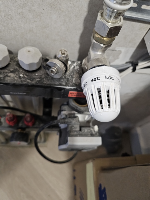 Afbeeldingslocatie: https://tweakers.net/i/yDolRZmeMjeGLG7sYagTcgkaT7c=/x800/filters:strip_icc():strip_exif()/f/image/YWt7o44k5EkFkLeAqEDWCl38.jpg?f=fotoalbum_large