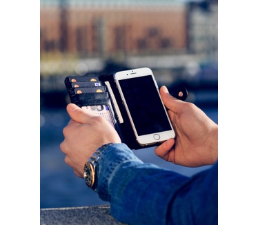 iDeal of Sweden Magnet Wallet