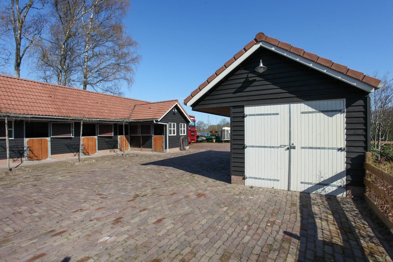 Afbeeldingslocatie: https://tweakers.net/i/yGD3xbyWNAZ18krR13Hzj0PjboE=/800x/filters:strip_icc():strip_exif()/f/image/RuRY9Festk5KIOIRJipJF8bz.jpg?f=fotoalbum_large