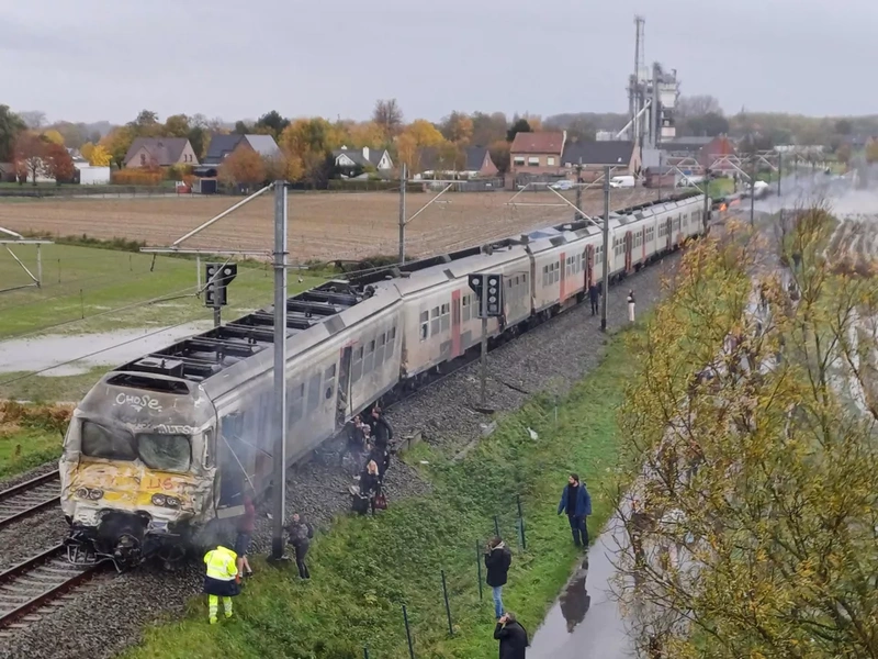 Afbeeldingslocatie: https://tweakers.net/i/yGLwY4ZBcfYd98vclz_28_RWU-0=/800x/filters:strip_exif()/f/image/JEwTHbnH7dD5pXCb5AJlBuHg.webp?f=fotoalbum_large