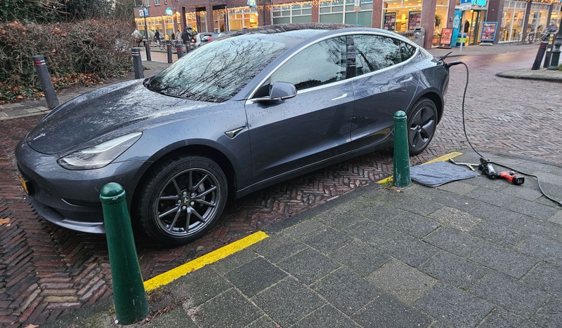 Afbeeldingslocatie: https://tweakers.net/i/yInaZAzn3Le8L54hRCv45ACkGhw=/800x/filters:strip_icc():strip_exif()/f/image/oSavqMl3RcIHyw1B4qXLgNy1.jpg?f=fotoalbum_large