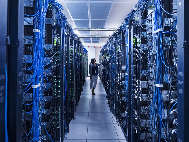 Datacenter. Bron: Erik Isakson/DigitalVision/Getty Images