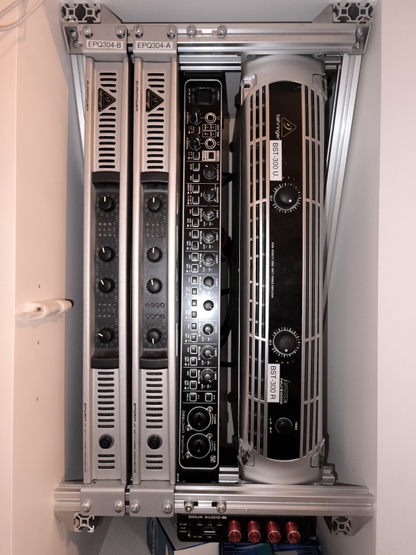 Afbeeldingslocatie: https://tweakers.net/i/yVsYiUsZMtCkNM-tek4820lro-Y=/x800/filters:strip_icc():strip_exif()/f/image/Me7KC02WU9kEuz7Htf78ejRx.jpg?f=fotoalbum_large