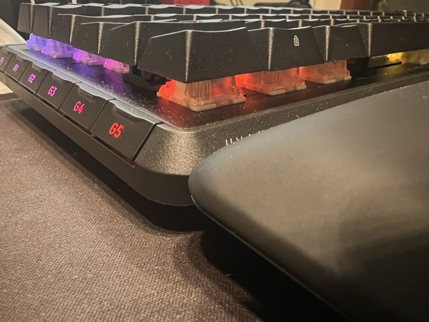 Afbeeldingslocatie: https://tweakers.net/i/y_Y1iT4NvAbKlSg2Y1BGRU-8oVg=/620x/filters:strip_icc():strip_exif()/m/638809/1Vl6tV29yGTsZdu6R6C8vyy0OzXozXwxn0SsP6OdiCS9sTswJ2.jpeg?f=620xauto