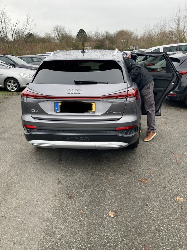 Afbeeldingslocatie: https://tweakers.net/i/ydfvDHFsnGnVLvK4Wsy9v3IN08k=/x800/filters:strip_icc():strip_exif()/f/image/ys9KpJazVsNpnSr3n3KLcVlN.jpg?f=fotoalbum_large