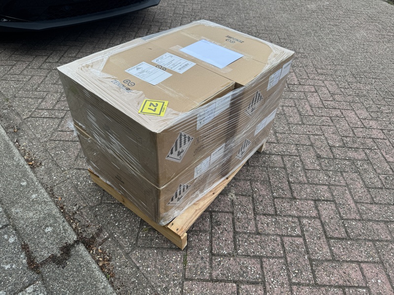 Afbeeldingslocatie: https://tweakers.net/i/ydoywNzEBmgKexHGO93bFOulF2w=/800x/filters:strip_icc():strip_exif()/f/image/Zl1jQ3PIgAYom4TJoFsXzeFM.jpg?f=fotoalbum_large