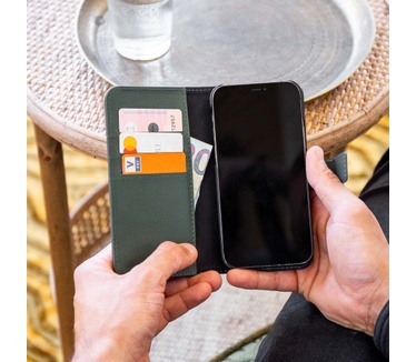 Accezz Premium Leather 2 in 1 Wallet Bookcase Samsung Galaxy A54 (5G) - Groen