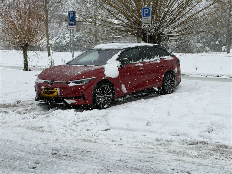 Afbeeldingslocatie: https://tweakers.net/i/yfssEDRU2NF6tfMN24r-WKcw3dw=/800x/filters:strip_icc():strip_exif()/f/image/dYqwnd5T15evkkNaool8f6QG.jpg?f=fotoalbum_large