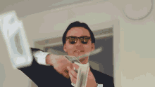 Afbeeldingslocatie: https://tweakers.net/i/yhn5Rz9hY-mYtk_dDujCDieitCs=/f/image/ze75GifYtghx5UV862wXvWae.gif