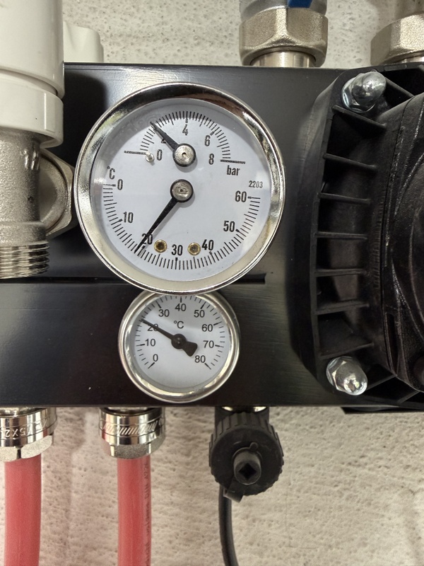 Afbeeldingslocatie: https://tweakers.net/i/ykP2pQSGMzVw-yMxHmM-VSH5MxY=/x800/filters:strip_icc():strip_exif()/f/image/RR5vCou5i5EjT5NGhuLUIZ00.jpg?f=fotoalbum_large