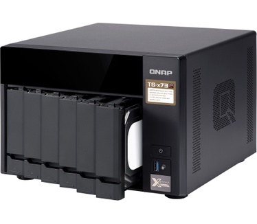 QNAP TS-673, 8GB ram