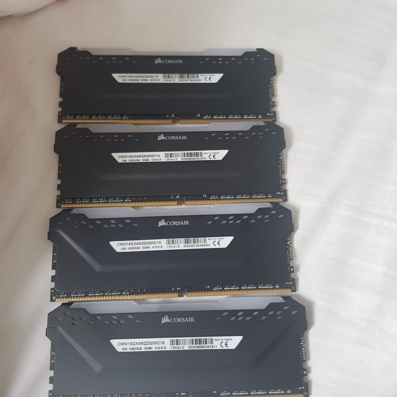 Afbeeldingslocatie: https://tweakers.net/i/yqj8oQPzdLcbcT9QzcvN3asWSTc=/800x/filters:strip_icc():strip_exif()/f/image/03t6C4l5kV4ePc5qz78OL68l.jpg?f=fotoalbum_large
