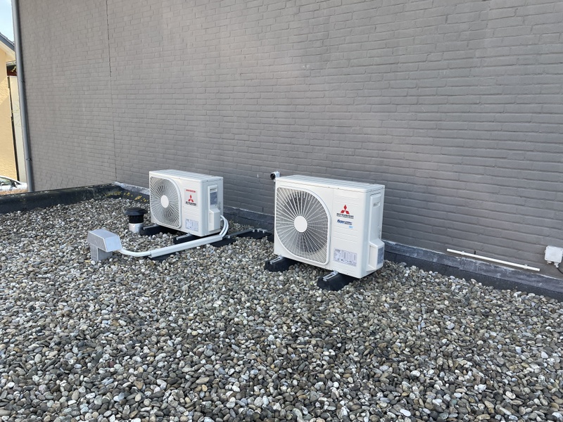 Afbeeldingslocatie: https://tweakers.net/i/ysKR-WmVoCxIUBrwddqUmsrbEqA=/800x/filters:strip_icc():strip_exif()/f/image/3CSTAIux8pvt4tL1emcEi5VS.jpg?f=fotoalbum_large