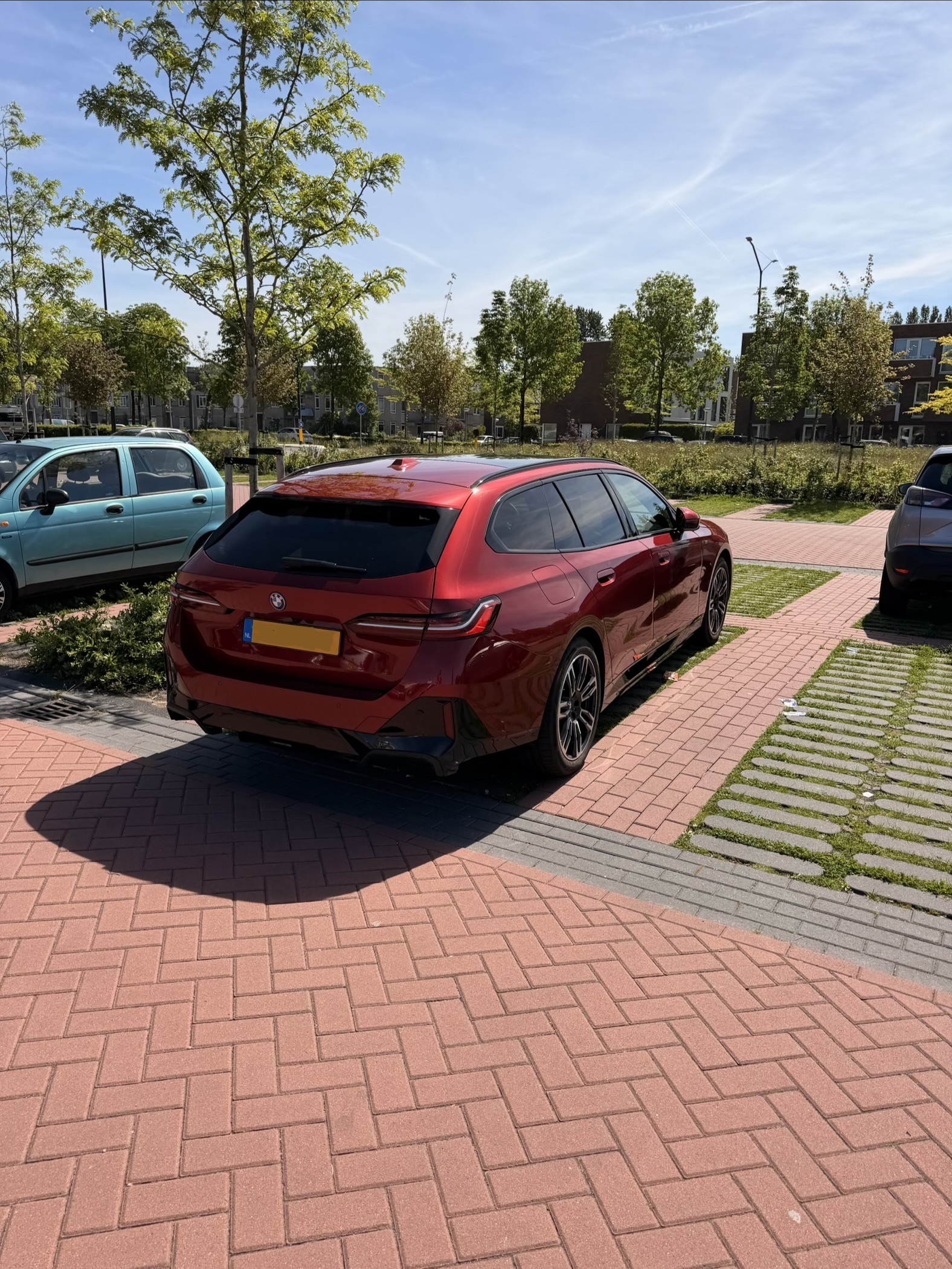 Afbeeldingslocatie: https://tweakers.net/i/yskqu_onWjk2oJMrYSespZmX2MM=/fit-in/4920x3264/filters:max_bytes(3145728):no_upscale():strip_icc():strip_exif()/f/image/2R50r2diw4kHkpChsNmvKXWu.jpg?f=user_large
