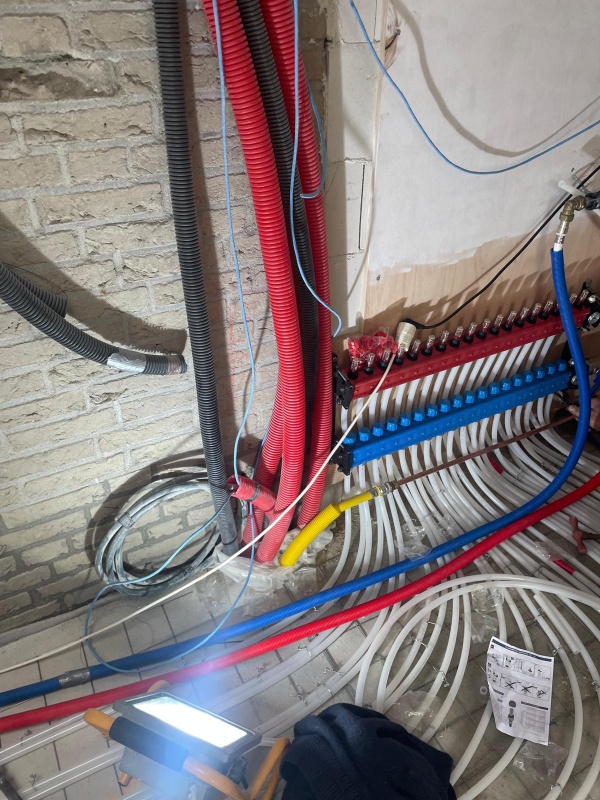 Afbeeldingslocatie: https://tweakers.net/i/yvuH65wLT6LTbsU20NRUNAyJsZ4=/x800/filters:strip_icc():strip_exif()/f/image/ifTQA0gioSMsQRbxjVbGNxTF.jpg?f=fotoalbum_large