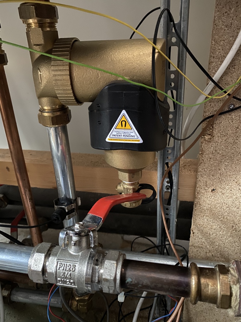 Afbeeldingslocatie: https://tweakers.net/i/z0D20uSY-C50ZJvOUroQaIhb6UQ=/800x/filters:strip_icc():strip_exif()/f/image/cY9PPsF1AJ5vohqiYeD5ONhf.jpg?f=fotoalbum_large