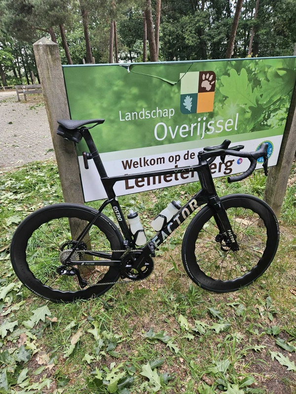 Afbeeldingslocatie: https://tweakers.net/i/z2esZyrvq2AVv3yzb_vYATv3WuI=/x800/filters:strip_icc():strip_exif()/f/image/un2LbfEvumMfJs1gA2SBSNpB.jpg?f=fotoalbum_large