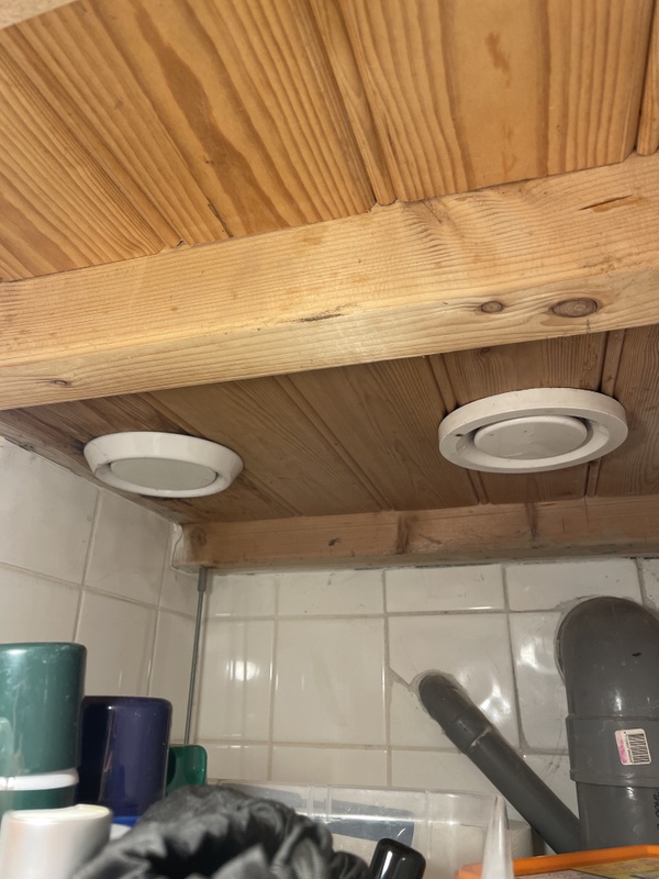 Afbeeldingslocatie: https://tweakers.net/i/z63fqskU3GUs34HCq_a3puoKnUc=/x800/filters:strip_icc():strip_exif()/f/image/Vi2das3IbkU1qqtD8aOzrUWO.jpg?f=fotoalbum_large