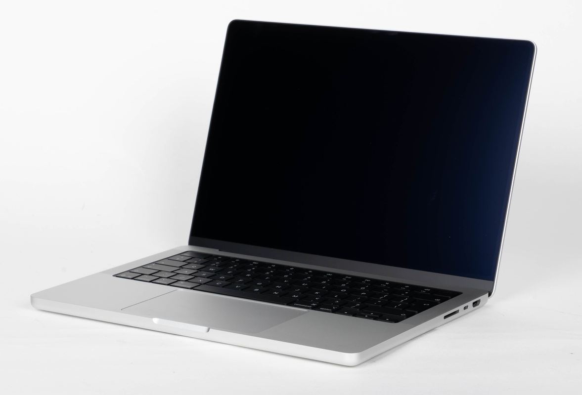 M5 maakt instap-MacBook wél interessant - Review - Tweakers