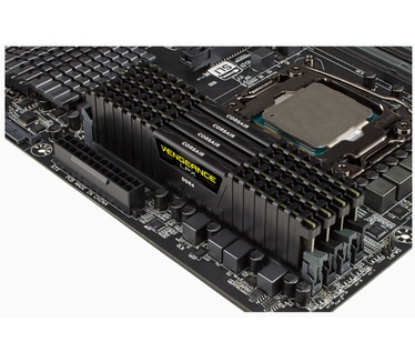 Corsair CMK64GX4M4D3600C18