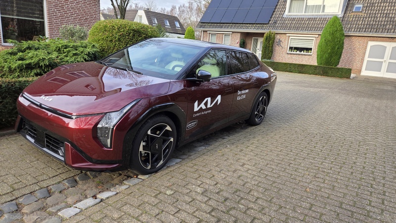 Afbeeldingslocatie: https://tweakers.net/i/z8pmKGUiLf3QYYXXob7jxqAbWG4=/800x/filters:strip_icc():strip_exif()/f/image/L2SgxhsVzmlggkUEhonIFRkr.jpg?f=fotoalbum_large