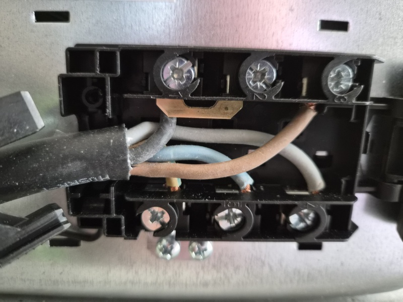 Afbeeldingslocatie: https://tweakers.net/i/zKRKjSQta2_qjaFHCKhtwrXoL-g=/800x/filters:strip_icc():strip_exif()/f/image/od8Lxv4pQceWneiGAXL3Xpou.jpg?f=fotoalbum_large