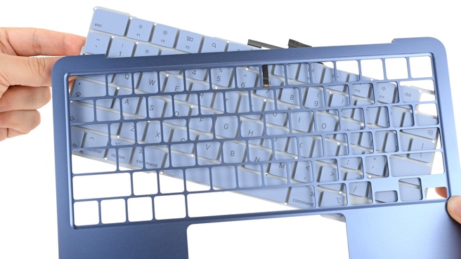 MacBook Neo-toetsenbord. Bron: iFixit