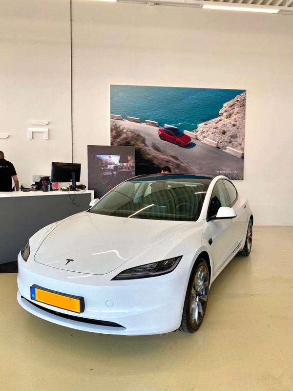 Afbeeldingslocatie: https://tweakers.net/i/zOyc5FKgldxSTm4_KmGZOAzPiTA=/x800/filters:strip_icc():strip_exif()/f/image/j5lqZLDMzpaAQVoQHCHQgCyb.jpg?f=fotoalbum_large