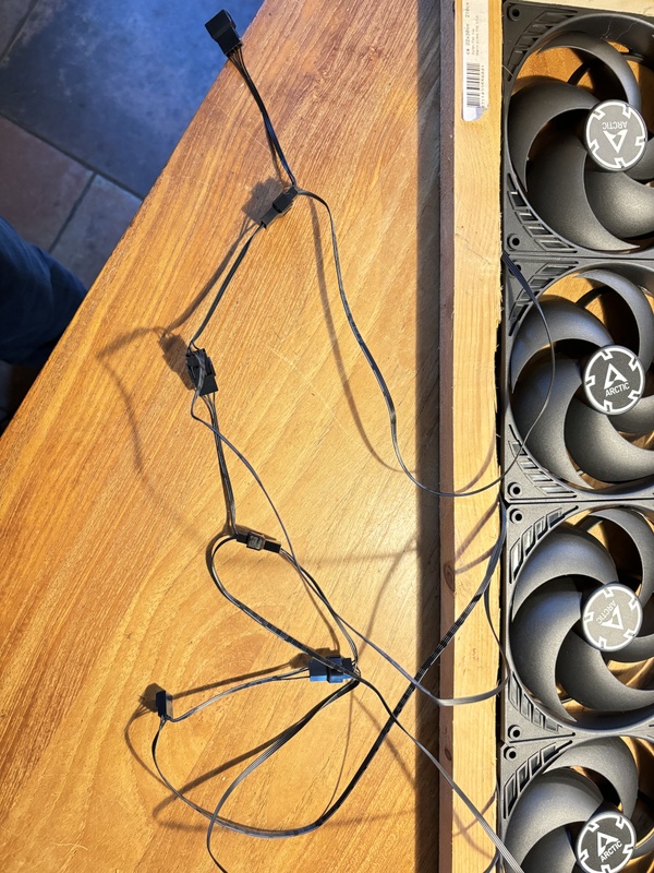 Afbeeldingslocatie: https://tweakers.net/i/zS8sZD66yFPDMqPlUzaTCqUNLgg=/x800/filters:strip_icc():strip_exif()/f/image/7VgF2exRFZTQB7o4KFF9vDkc.jpg?f=fotoalbum_large