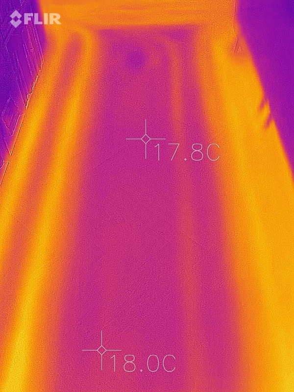 Afbeeldingslocatie: https://tweakers.net/i/zVxeXw6qJivzp0aJqa6onh3sdDU=/x800/filters:strip_icc():strip_exif()/f/image/GlR8Slrl8boxaPYYFGdfI31A.jpg?f=fotoalbum_large