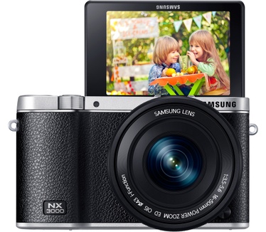 Samsung NX3000 + 16-50mm F3.5-5.6 Power Zoom Zwart
