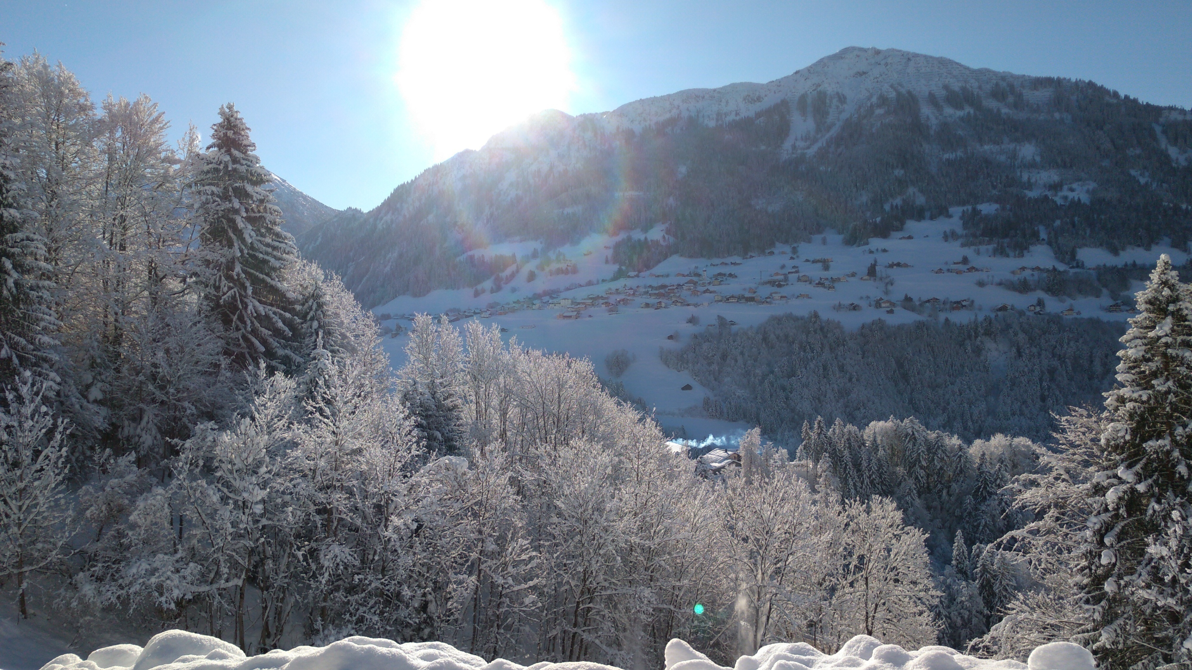 Afbeeldingslocatie: https://tweakers.net/i/z_c4Ax-irWpp4JX9vG3kQku6aj4=/m/717981/1EwPqd12fmf60SSDoz7mIzndc8WrcMwZHcWNvqs20Rxls741pP.jpeg