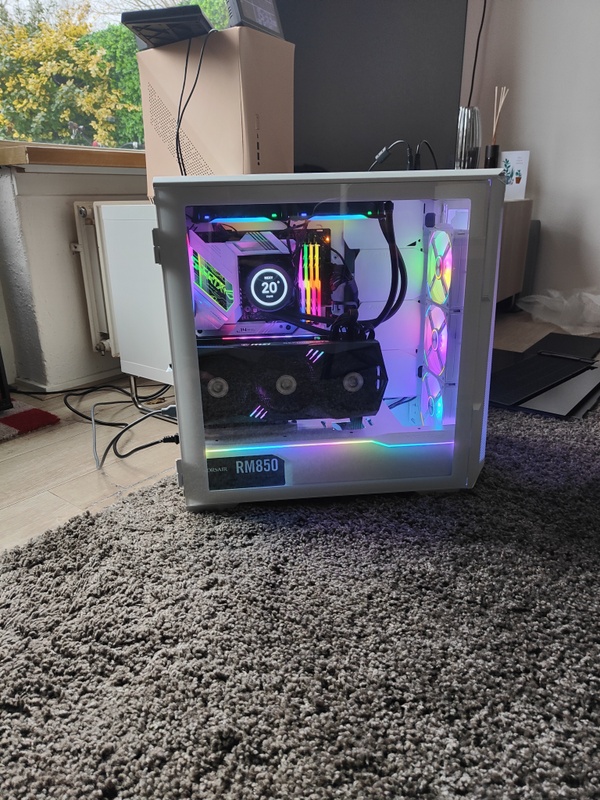 Afbeeldingslocatie: https://tweakers.net/i/za-IYD1v0cUxXzH_dkIwMsRkRIc=/x800/filters:strip_icc():strip_exif()/f/image/vqZ6YCvrhYEGdE8qcNde0m6V.jpg?f=fotoalbum_large