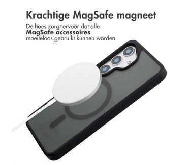 Accezz Rugged Frosted Backcover met MagSafe