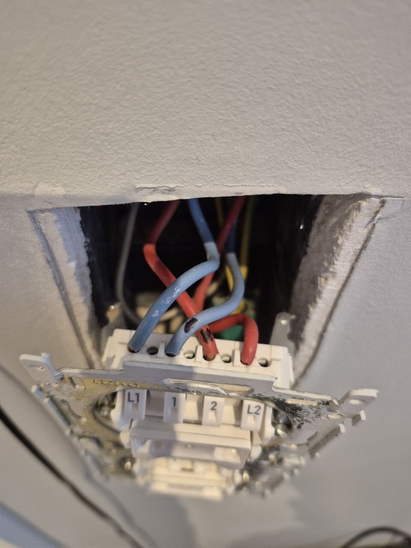 Afbeeldingslocatie: https://tweakers.net/i/ze0ng8nsvSyVzMX7u96LmLLdVDk=/x800/filters:strip_icc():strip_exif()/f/image/ED0bEh9Lw5EBAkUhu8KyvmU0.jpg?f=fotoalbum_large