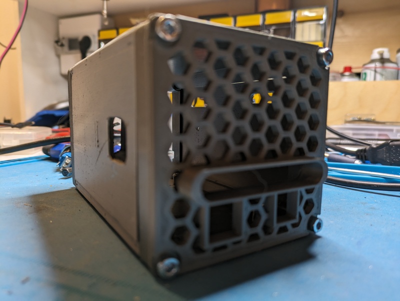 Afbeeldingslocatie: https://tweakers.net/i/zfqmpPgczL5W9OufS8xrPFA3a2g=/800x/filters:strip_icc():strip_exif()/f/image/95nMgTpoYQDH0csvK4qiAThV.jpg?f=fotoalbum_large
