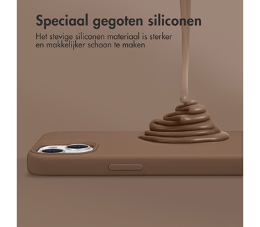 Accezz Liquid Silicone Backcover met MagSafe