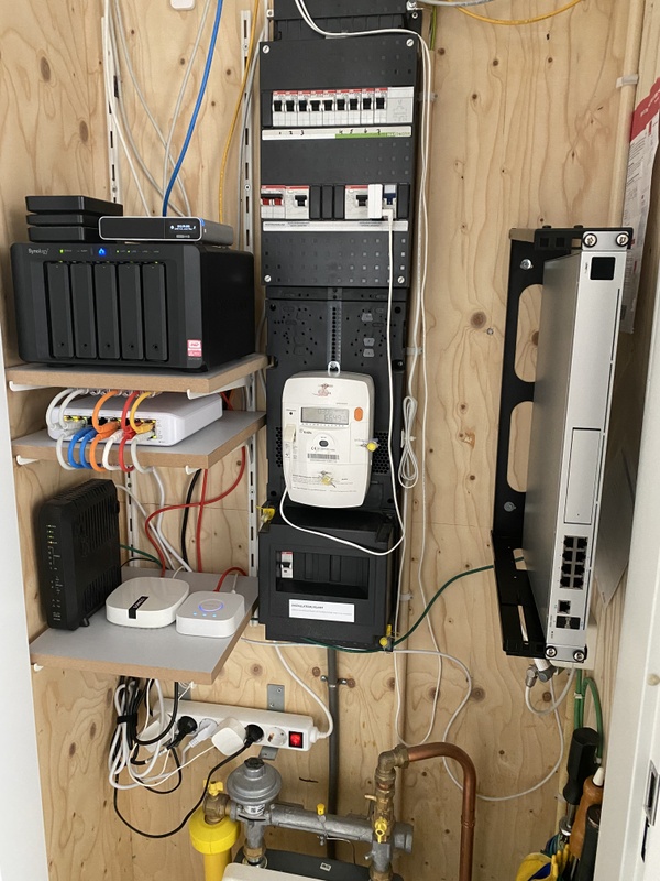 Afbeeldingslocatie: https://tweakers.net/i/zu8GhXHQfUb8DN62B8GfekxQ9gs=/x800/filters:strip_icc():strip_exif()/f/image/QbrSZbPOmqiJaBPSug3tr2BL.jpg?f=fotoalbum_large